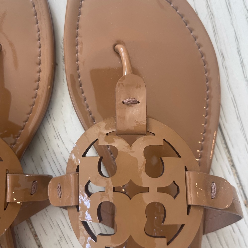 Tory Burch Tan Miller Sandals Iconic Glossy Patent Leather Design - Picture 7 of 10